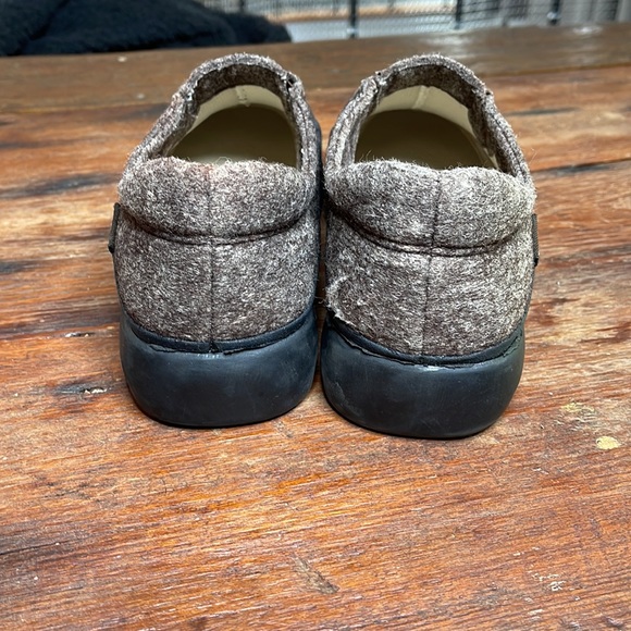 Palladium brand slip-on’s brown/black sz. 9 - Picture 3 of 11